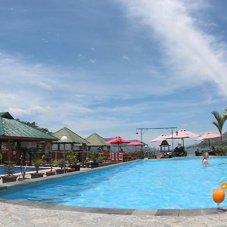 Toba Village Inn Tuk Tuk Exterior photo