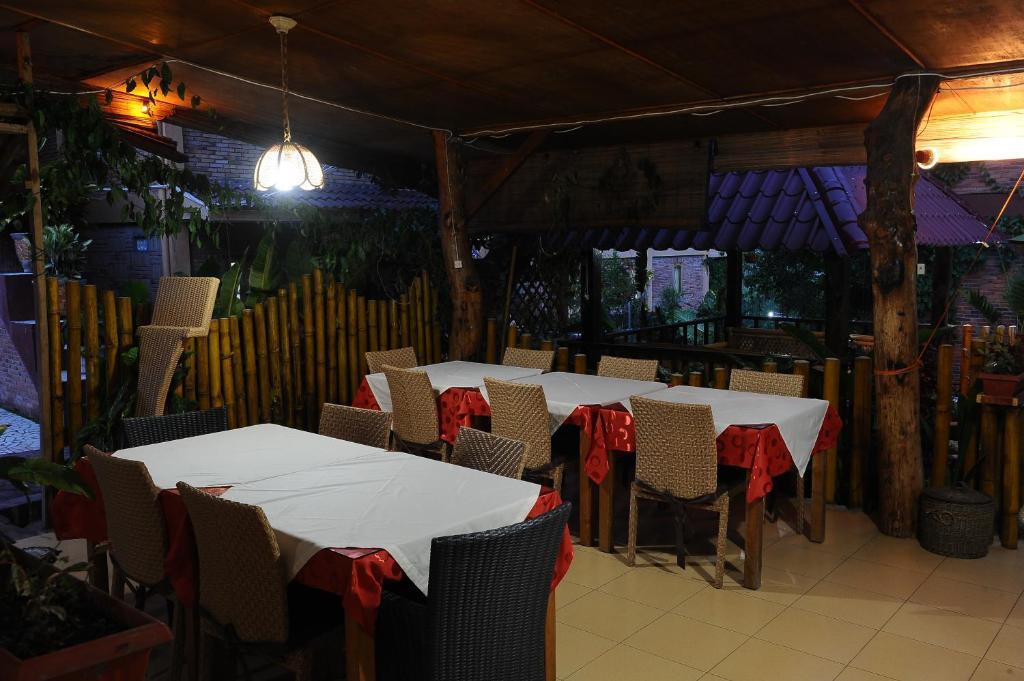 Toba Village Inn Tuk Tuk Room photo